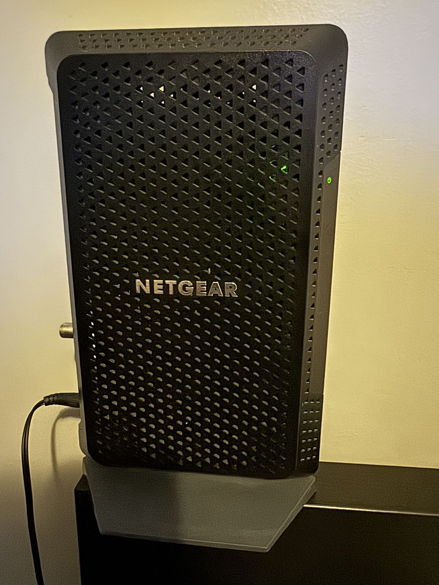 NETGEAR Nighthawk Cable Modem CM1200 • Compatible with all Cable Providers 2 gigabits 