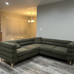 Corner Couch/ 81 inch Green
