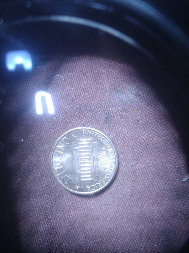 1998 No Mint Mark Close Am Penny