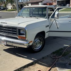 1984 dodge d250