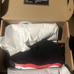 Kids Jordan retro 6 size 9c