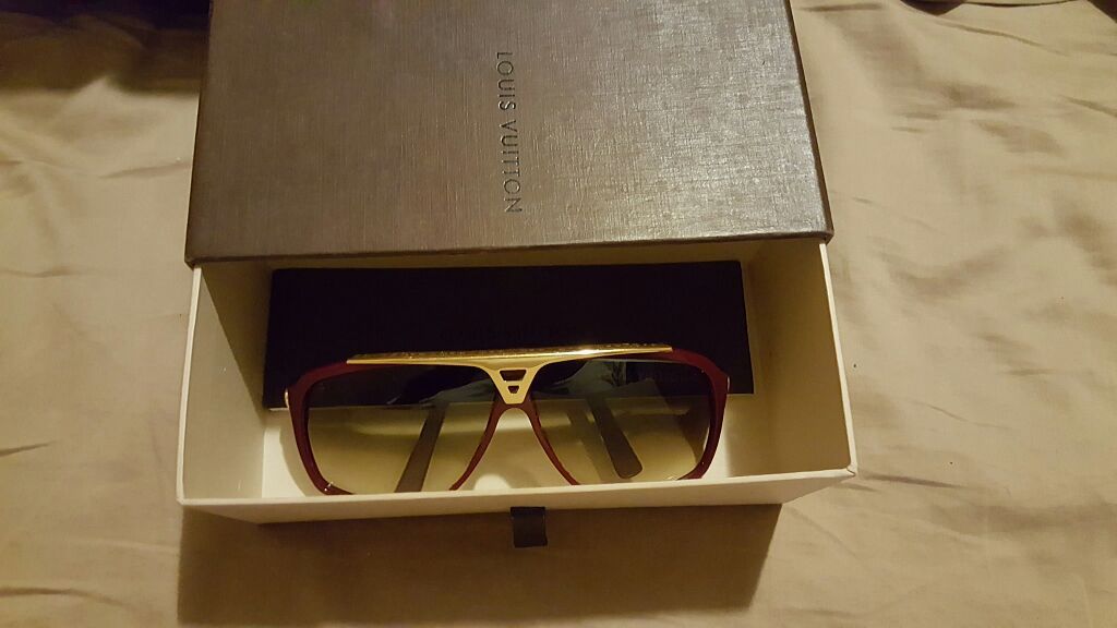 RARE BURGUNDY LOUIS VUITTON EVIDENCE SUNGLASSES