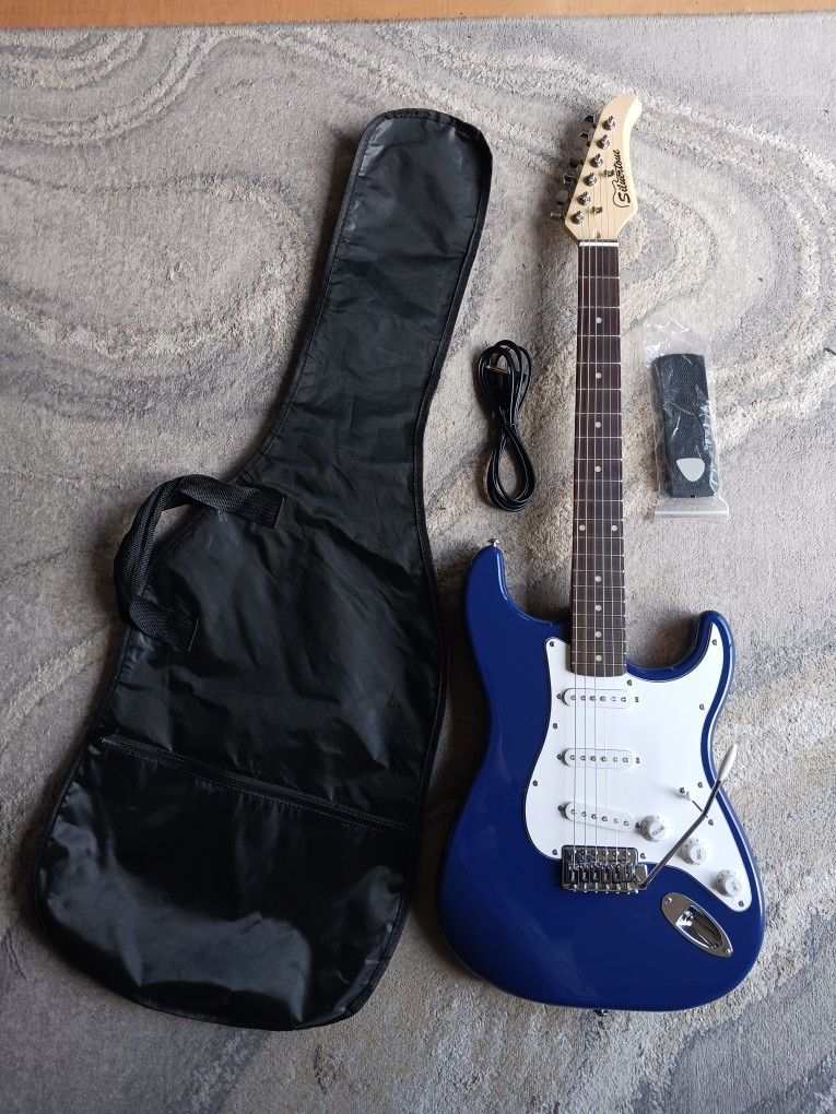 SILVERTONE Adult Full Size Guitar. Like New!