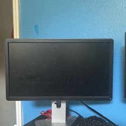 Two Dell P2016 20" IPS LED Monitors