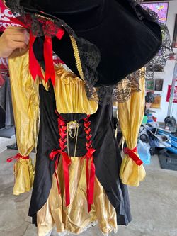 Lady’s Pirate Costume