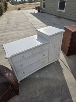 Changing table dresser