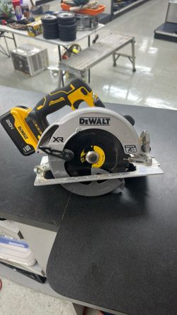 Dewalt saw