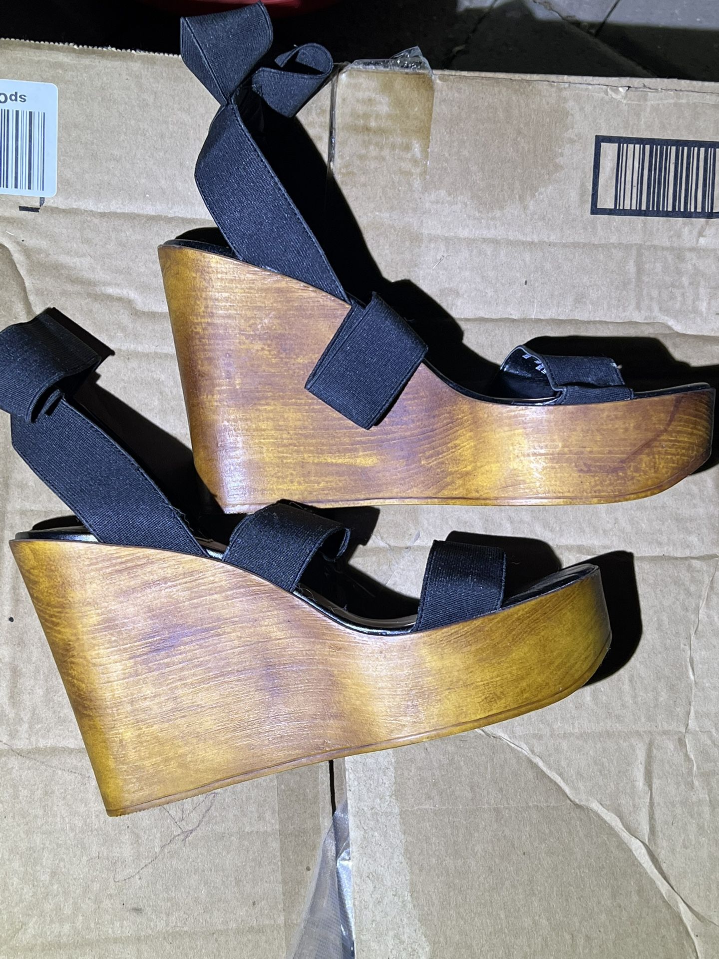 Steve Madden Elastic Strap Wood Wedge heels