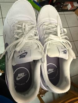 Air max woman size 10