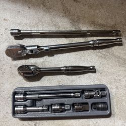 Snap On 3/8 Flex Ratchet, Ratchet and Extension Set