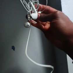 Used Earphones 
