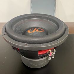 powerfull DD AUDIO  REDLINE 700 SERIES 12 inch for (REPAIR OR PARTS)