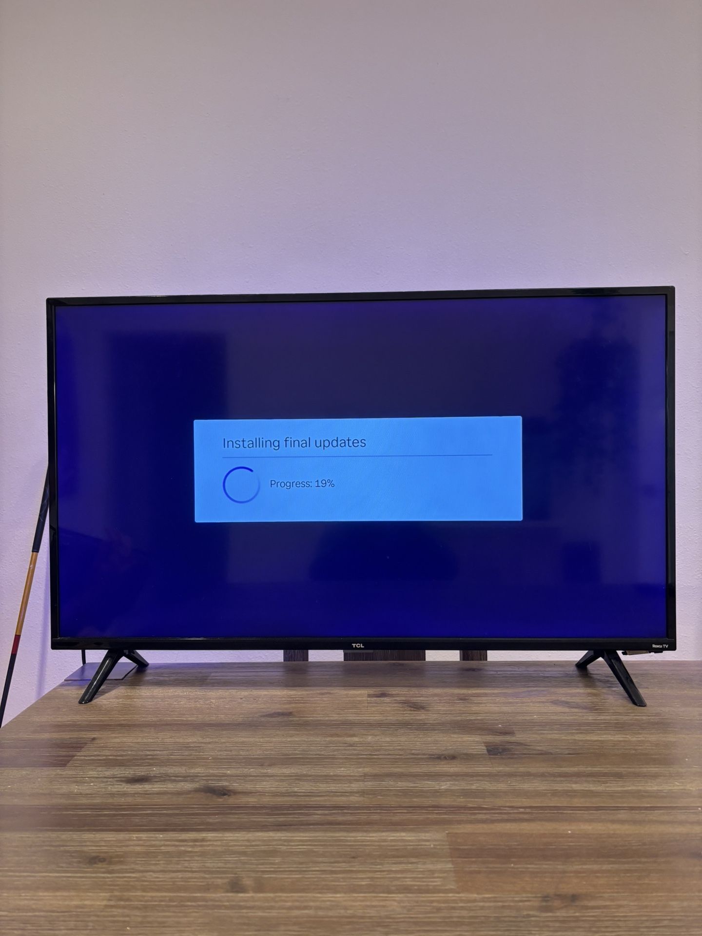 40in TCL Roku TV + LED Strip