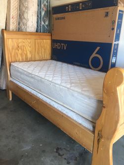 Twin bed and matrees