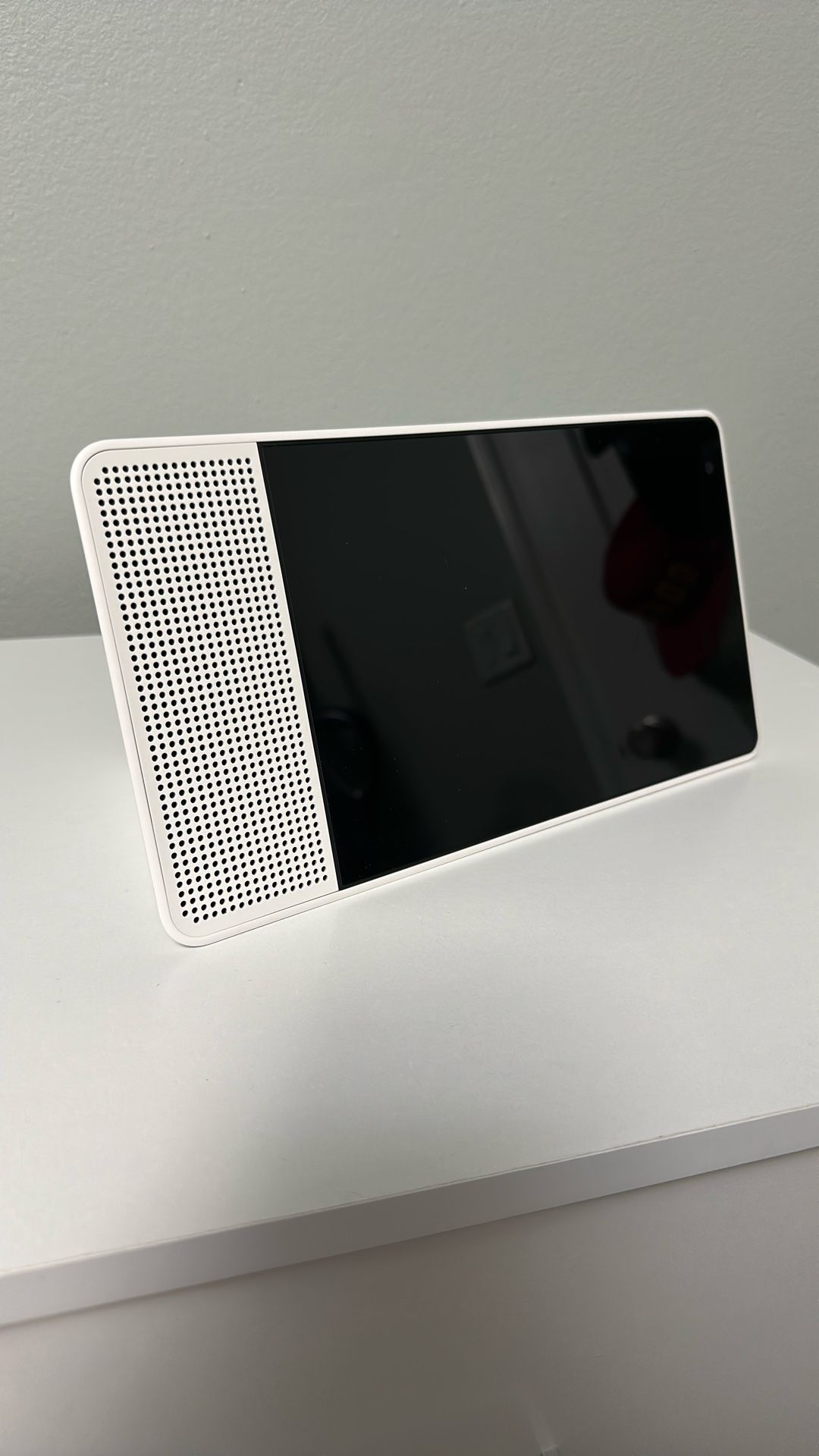 Lenovo Smart Display 8” Google Meets YouTube Smart Assistant