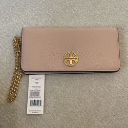 Tory Burch Chelsea Pebbled Leather Wristlet 