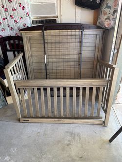 Crib (great condition)