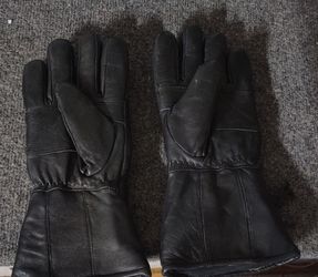 Black Leather Gauntlet Gloves
