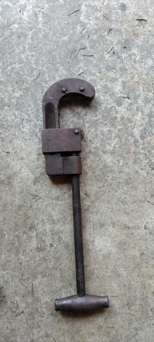 E. C. Simmons Keen Kutter, Antique Pipe Cutter