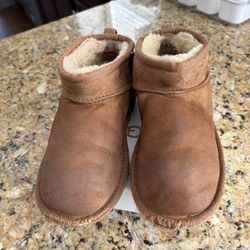 Kids Ultra Mini Uggs size 2