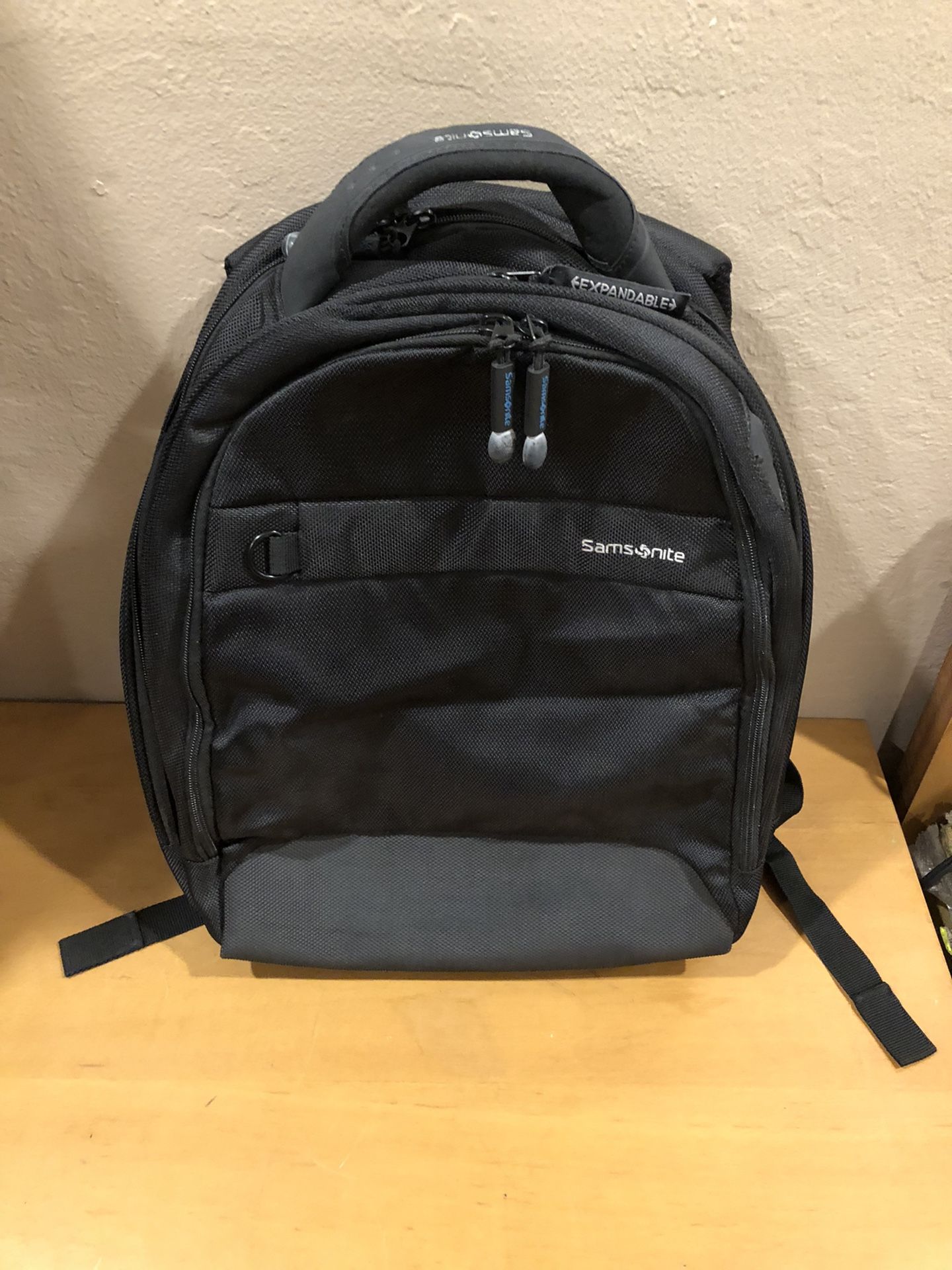 Samsonite backpack travel laptop tablet unisex low profile protection