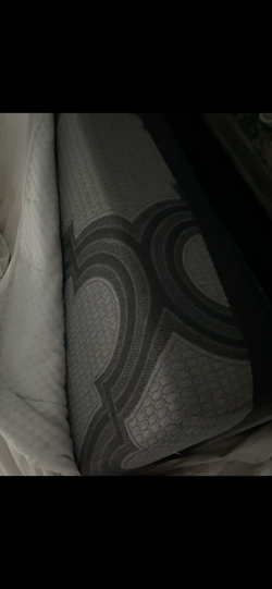 Like New - Ashley Furniture Bed Set