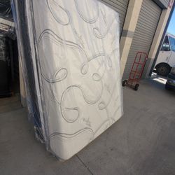 Queen Set Mattress And Boxpring Memory Foam