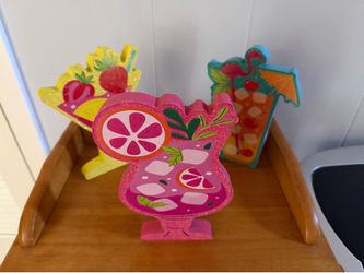 Tropical Wood Decor