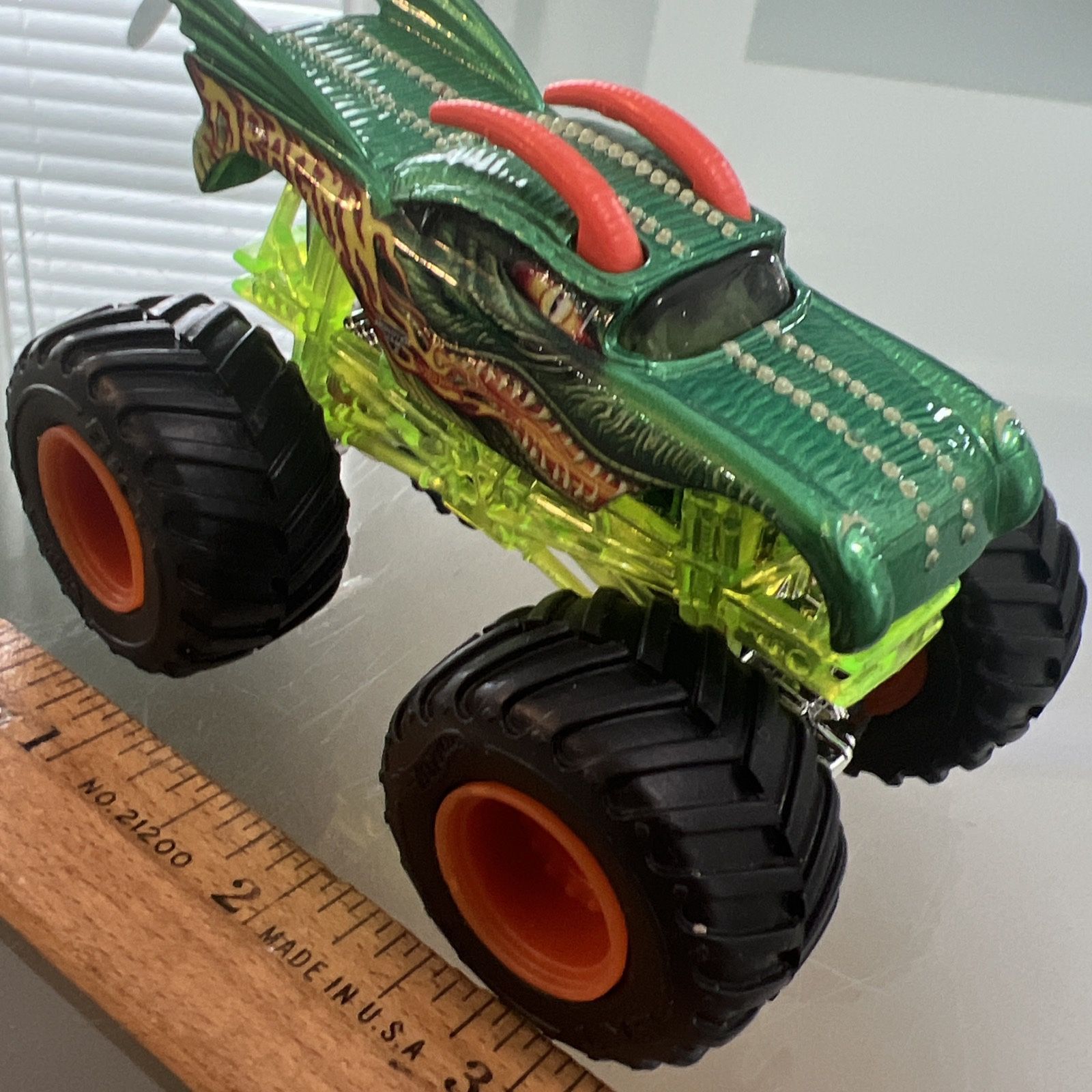 Hot Wheels Monster Jam Truck 1:64 Die cast Dragon Orange Rims