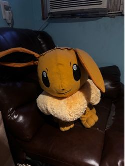 Eevee Pokémon plush (pick up only)