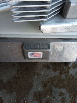 Industrial tomato cutter