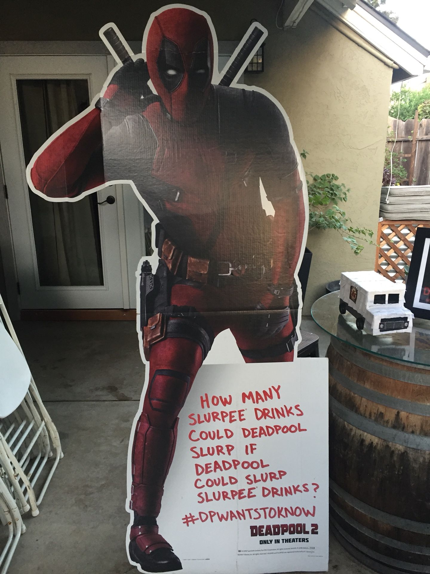 Deadpool Party Decor