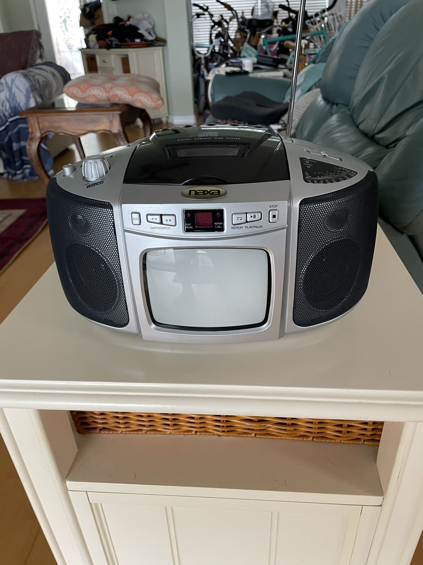naxa Am-fm-CD And TV Like New