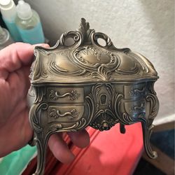 TIN ALLOY JEWELRY BOX