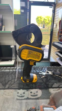 DEWALT 20V MAX Cordless Cable Cutter