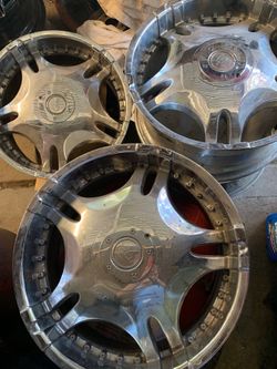 22. Five lugs universal