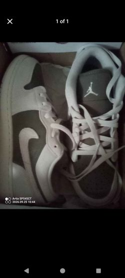 Jordan 1s size 7 gradeschool only worn once