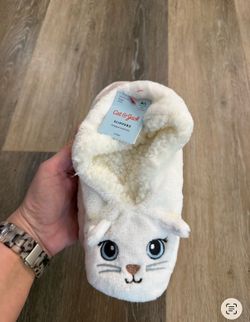 Medium/Large - Kid’s Cat & Jack Slippers