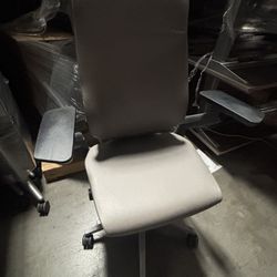 Steelcase Gesture Chair- Executive Office Desk Gaming Chairs 