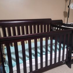 Baby Crib With Changing Table