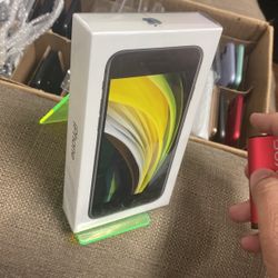iPhone SE Brand New Unlocked 