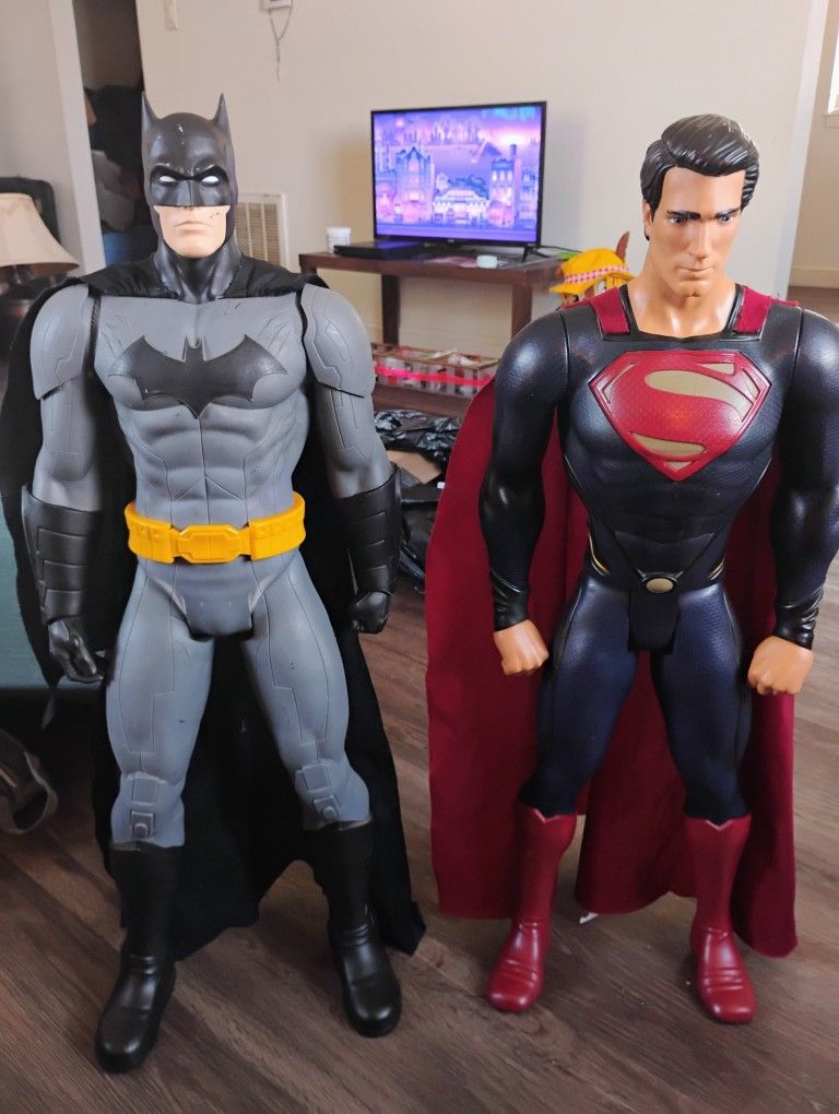 Batman VS Superman Jumbo Figures