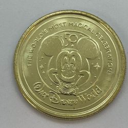Walt Disney World 50th Anniversary Medallion w/ Pascal from Tangled  B01