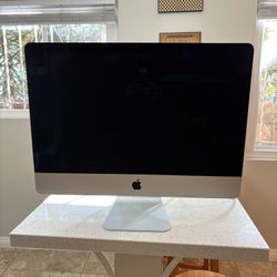 Apple iMac 21.5” PERFECT CONDITION — $150 OBO