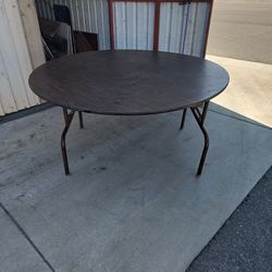 Round Foldable Table