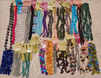 Lot (AK) of Assorted Bead Strands