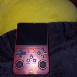 Gameboy R36S Transparent Red