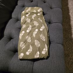 Lularoe Feather Leggings OS