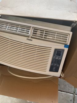 Haier window air conditioner with remote (excellent condition)