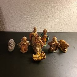 EXQUISITE VTG Fontanini Styled & Stamped 8pcs Resin Nativity Set Made in Italy.
Great Christmas Decor